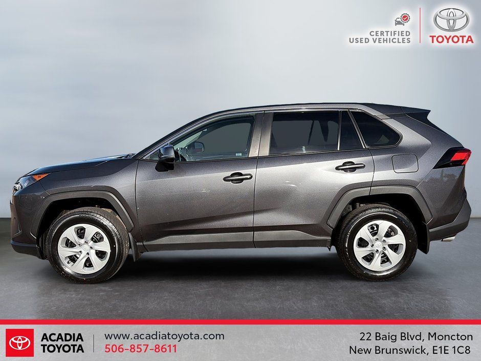 Toyota RAV4 LE 2023-4