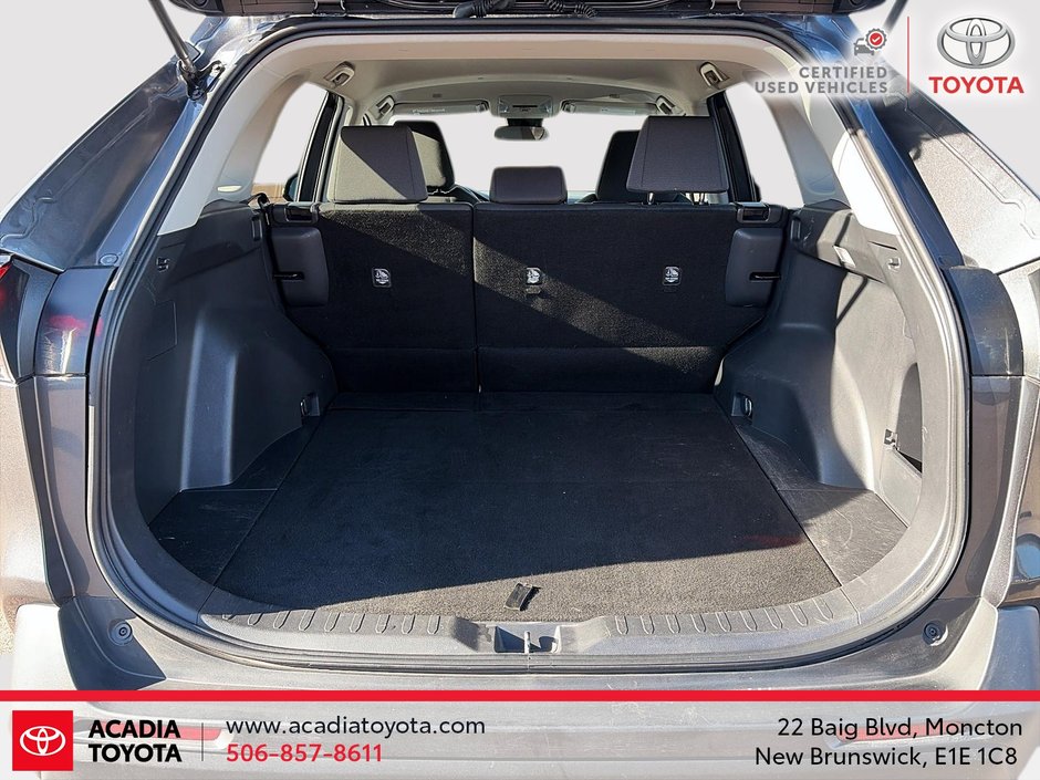 Toyota RAV4 LE 2023-5