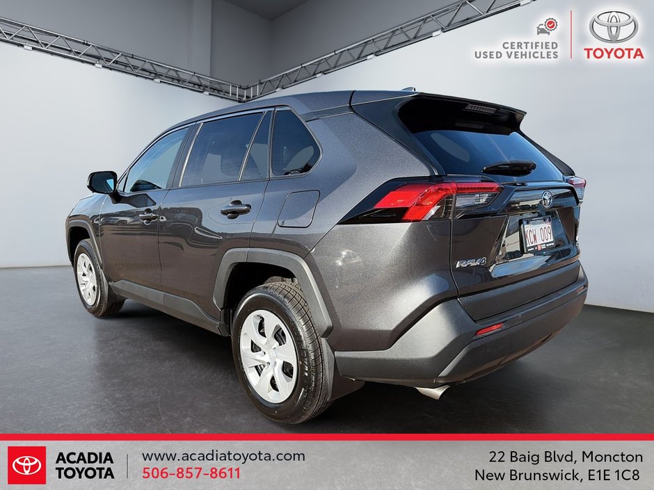 Toyota RAV4 LE 2023-3