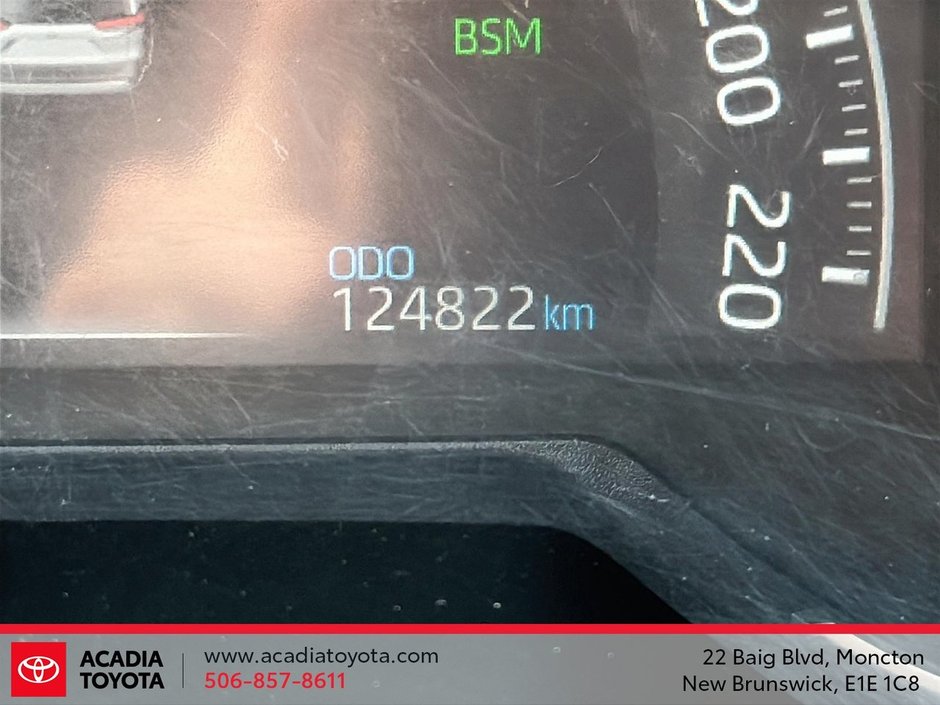 Toyota RAV4 Hybrid LE 2024-13