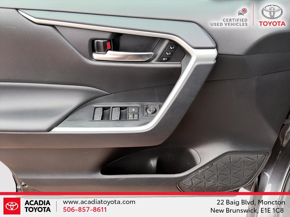 Toyota RAV4 XLE 2024-10