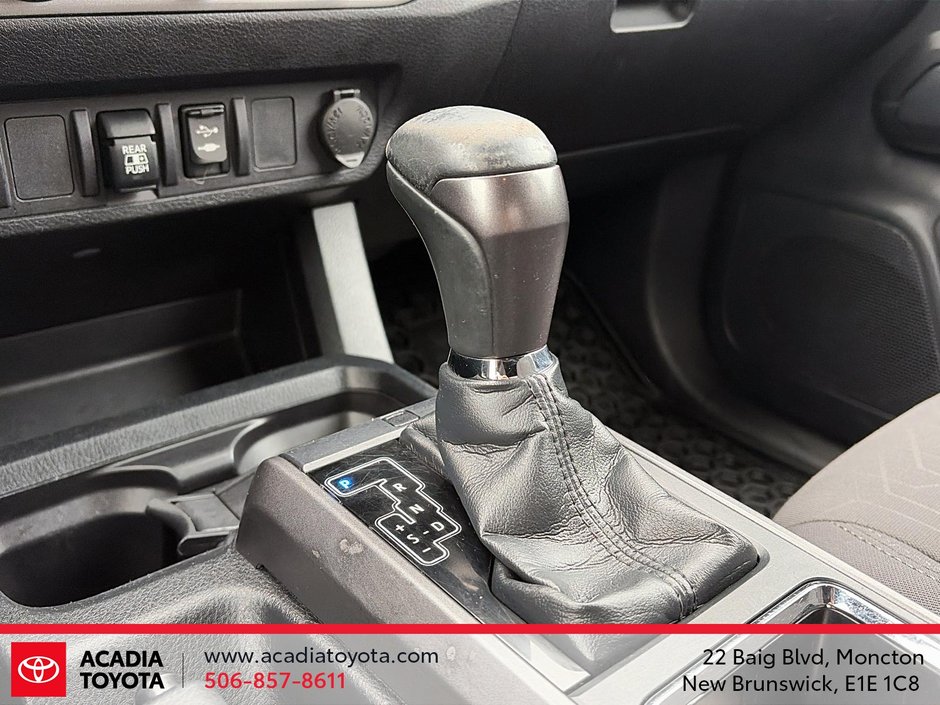 Toyota Tacoma SR5 2019-13