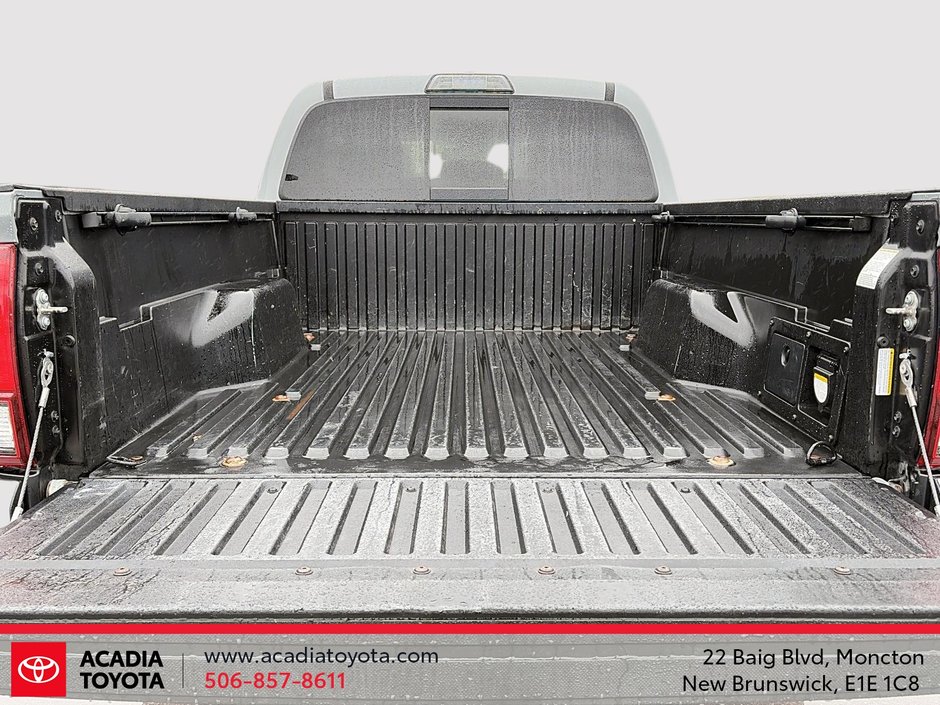Toyota Tacoma SR5 2019-15