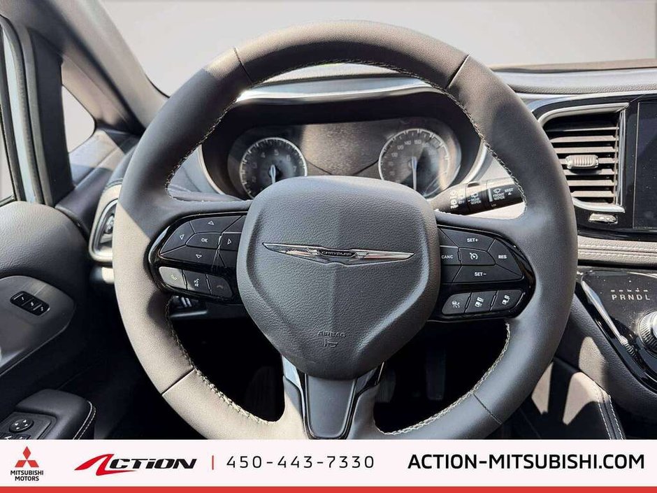 2025 Chrysler Pacifica Limited Toit Pano Cuir Navigation Mags-17