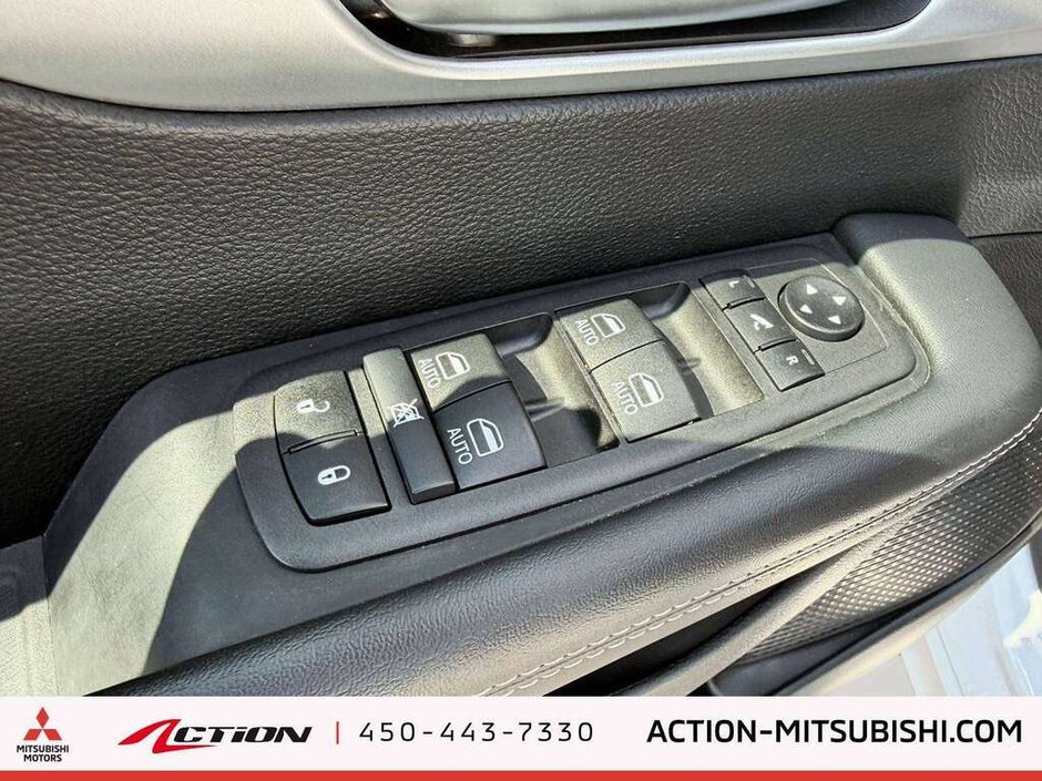 2025 Chrysler Pacifica Limited Toit Pano Cuir Navigation Mags-25