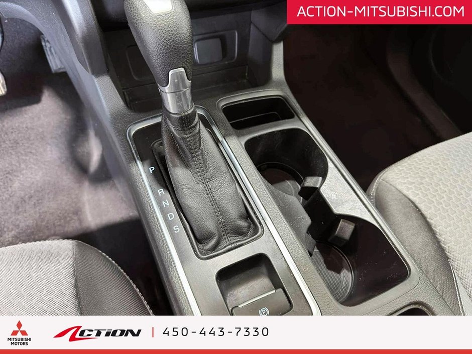 2017 Ford Escape SE AWD Sièges Chauffants Air Climatisé Mags 17 Po-23
