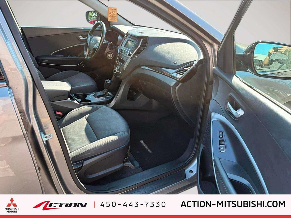 2018 Hyundai SANTA FE Premium-11