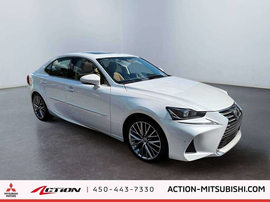 Lexus IS 300 AWD Toit Ouvrant Cuir Mags 2017-6