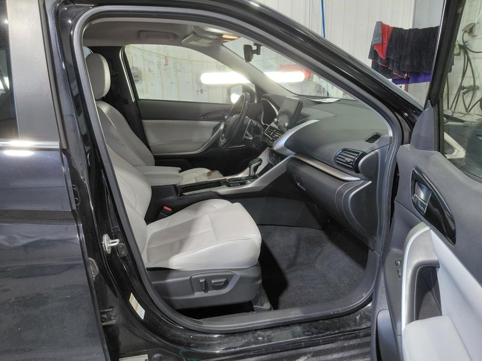 Mitsubishi Eclipse Cross GT S-AWC Carplay Android Auto Cuir Toit Mags 2022-17