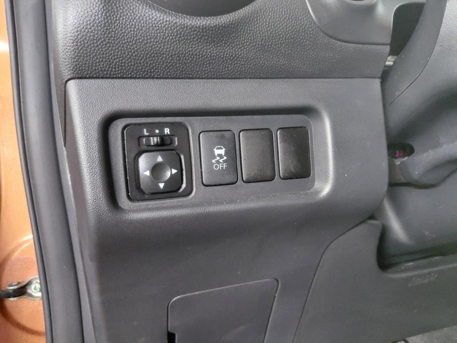 Mitsubishi Mirage ES  A/C APPLECAR PLAY FREINS ABS CRUISE CONTROL 2018-14