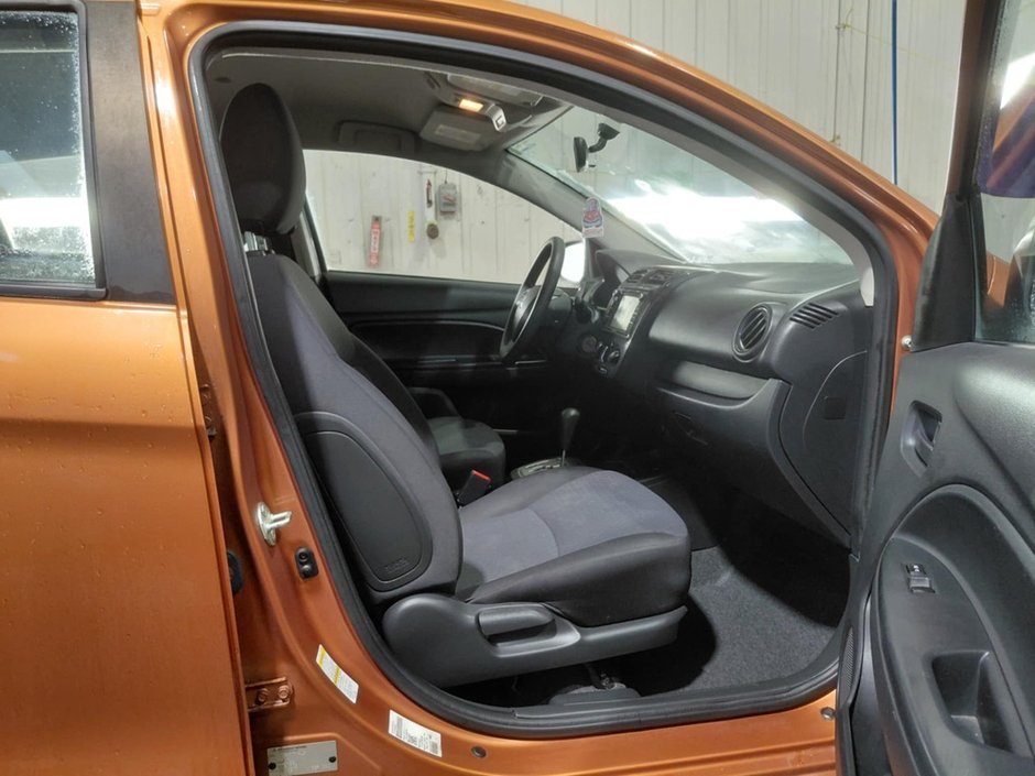 Mitsubishi Mirage ES  A/C APPLECAR PLAY FREINS ABS CRUISE CONTROL 2018-20