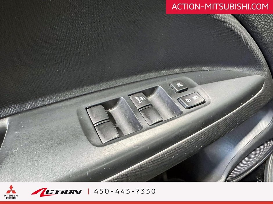 Mitsubishi Mirage ES Carplay Android Auto Air Climatisé A / C 2024-15