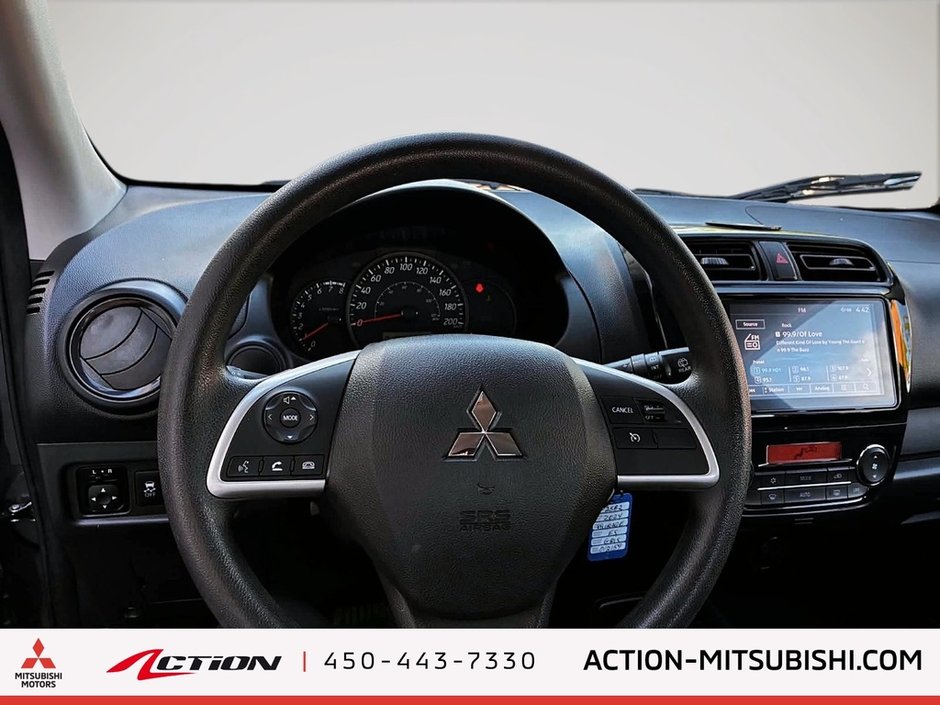 Mitsubishi Mirage ES Carplay Android Auto A / C  Sièges Chauffants 2024-15