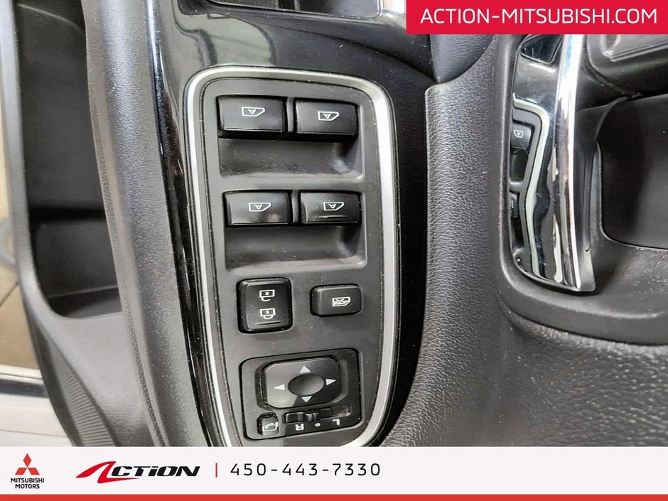 Mitsubishi Outlander PHEV SE S-AWC Apple Carplay Android Auto Mags 18 2019-14
