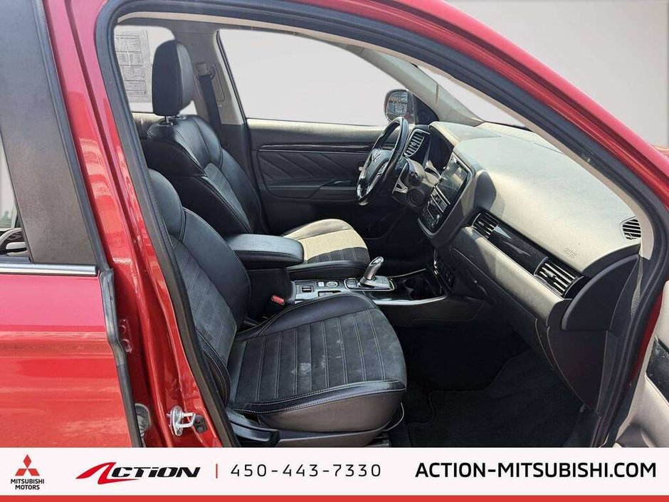 Mitsubishi Outlander SE 2019-13