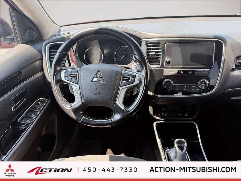 Mitsubishi Outlander SE 2019-14