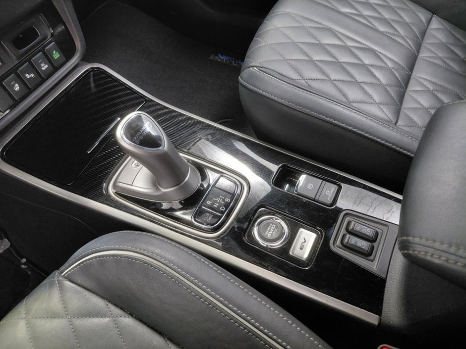 Mitsubishi Outlander PHEV Samedi 29 nov Vente Privé Liquidation d'occasions 2020-13