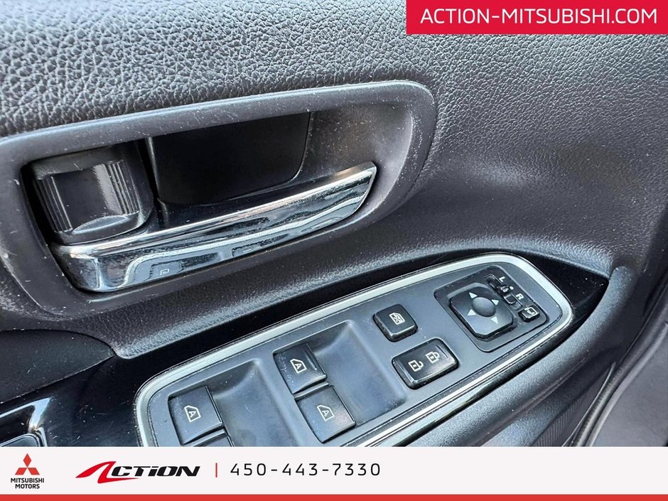 Mitsubishi Outlander PHEV SEL S-AWC Cuir Toit Ouvrant Carplay Android Auto 2021-7