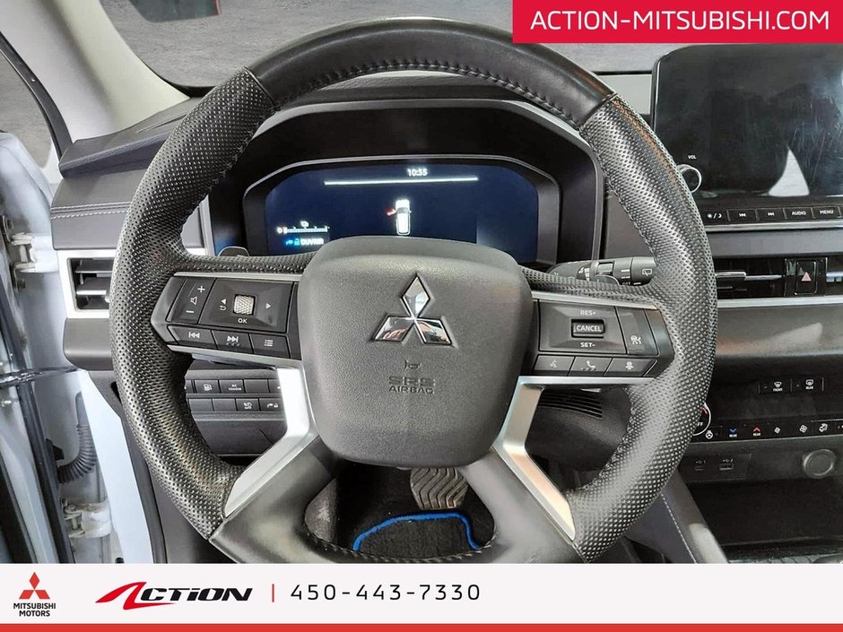Mitsubishi OUTLANDER PHEV SEL S-AWC Toit Pano Cuir GPS Carplay Android Auto 2023-17
