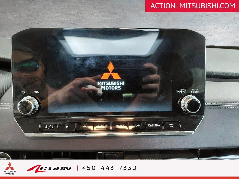 Mitsubishi OUTLANDER PHEV SEL S-AWC Toit Pano Cuir GPS Carplay Android Auto 2023-20