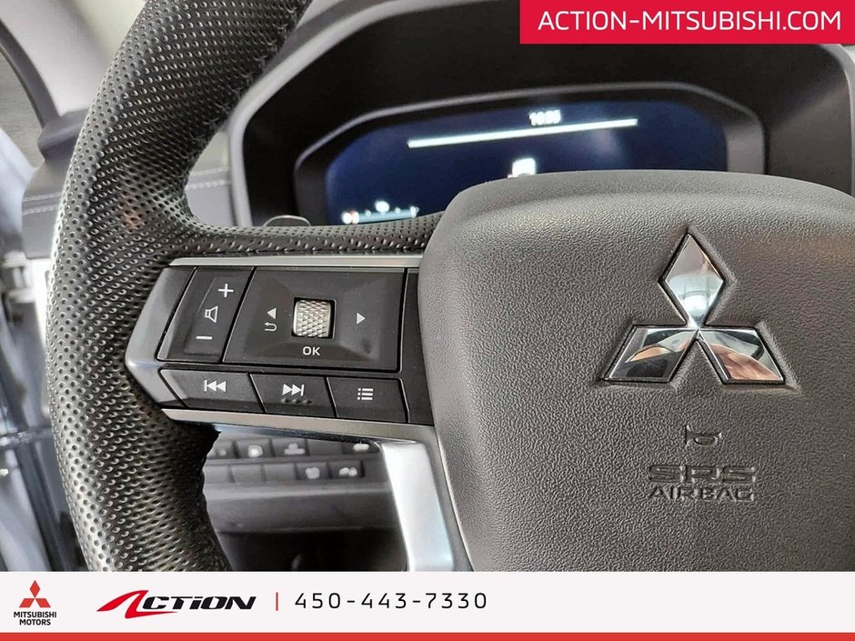 Mitsubishi OUTLANDER PHEV SEL S-AWC Toit Pano Cuir GPS Carplay Android Auto 2023-19