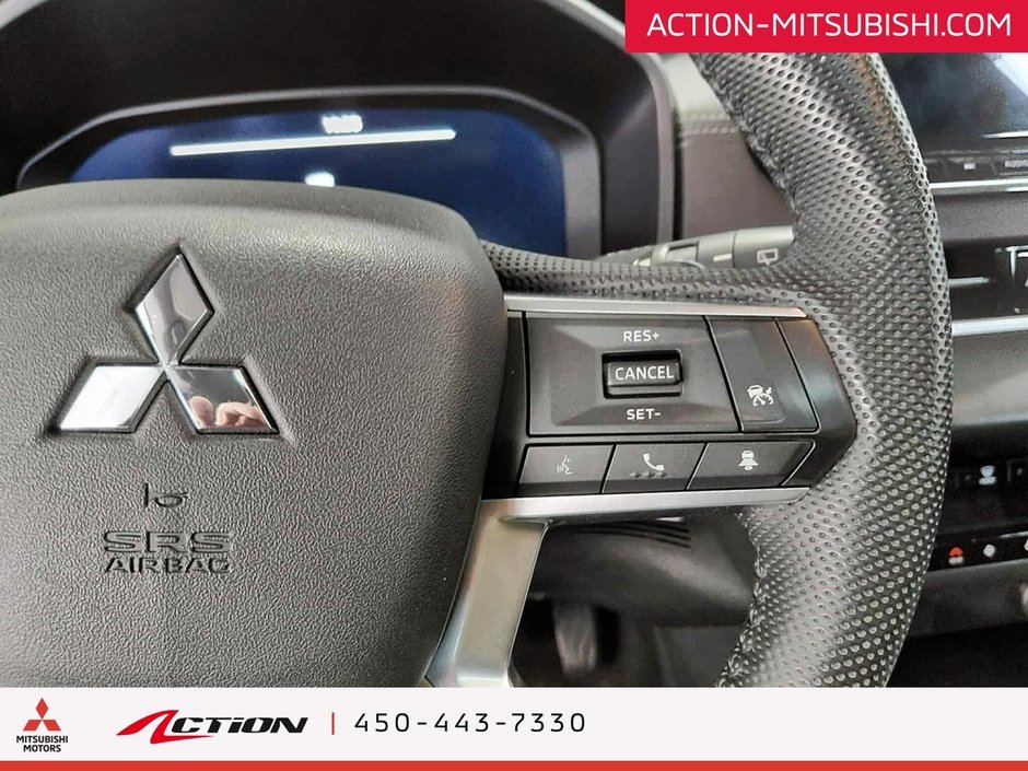 Mitsubishi OUTLANDER PHEV SEL S-AWC Toit Pano Cuir GPS Carplay Android Auto 2023-18