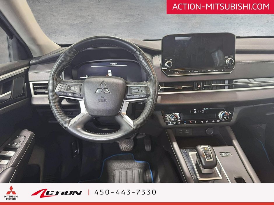 Mitsubishi OUTLANDER PHEV LE S-AWC 7 Passagers Toit Pano Carplay Android 2023-18