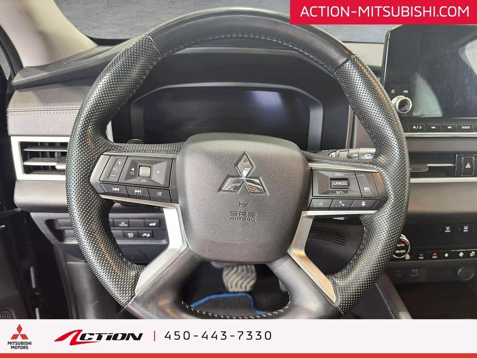 Mitsubishi OUTLANDER PHEV LE S-AWC 7 Passagers Toit Pano Carplay Android 2023-19