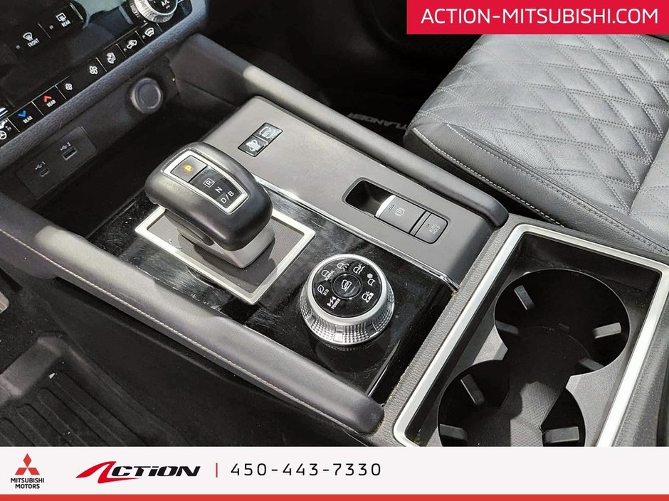 Mitsubishi Outlander PHEV SEL S-AWC Toit Pano Cuir Carplay GPS Android Auto 2023-25