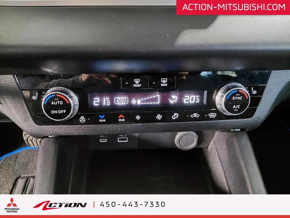 Mitsubishi Outlander PHEV LE S-AWC Toit Pano Carplay Android auto Navigation 2023-22