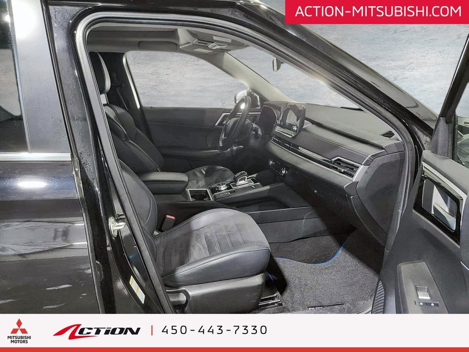 Mitsubishi Outlander PHEV LE S-AWC Toit Pano Carplay Android auto Navigation 2023-13