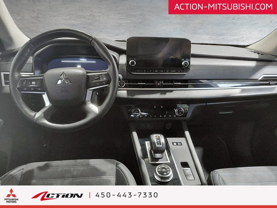 Mitsubishi Outlander PHEV LE S-AWC Toit Pano Carplay Android auto Navigation 2023-16