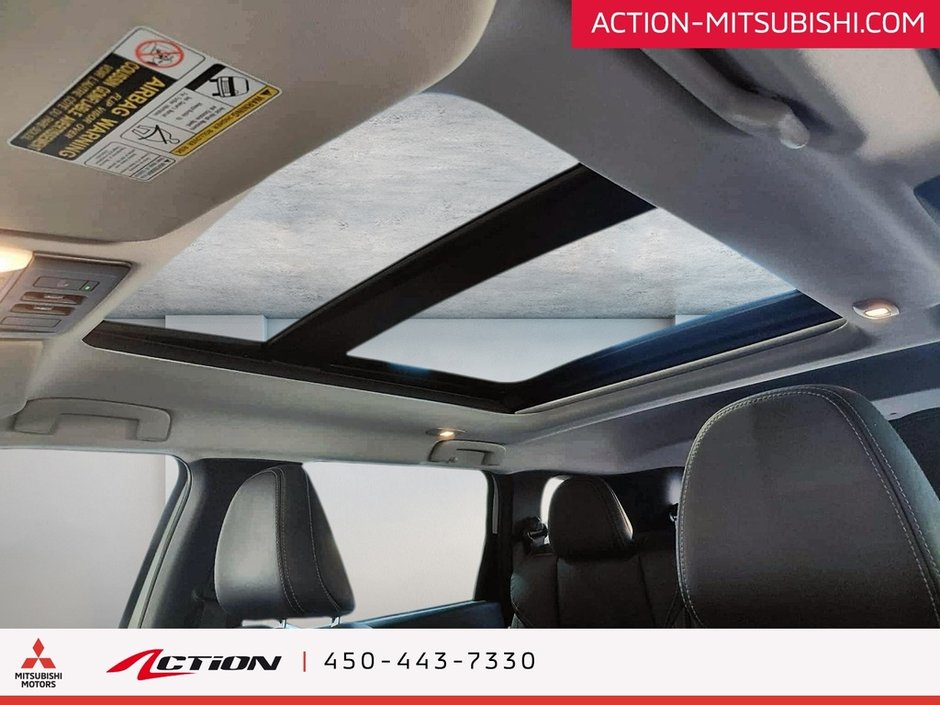 Mitsubishi Outlander PHEV SEL S-AWC Toit Pano Cuir Carplay GPS Android Auto 2023-17