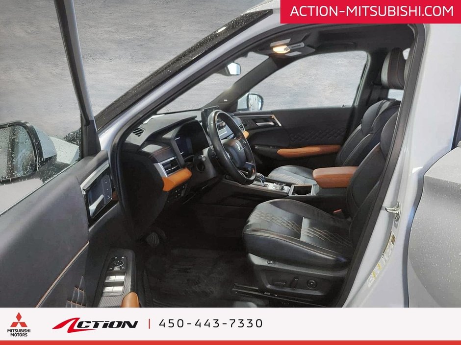 Mitsubishi Outlander PHEV GT PREMIUM S-AWC Boss Cuir Toit Pano Mags 20 Po 2023-9