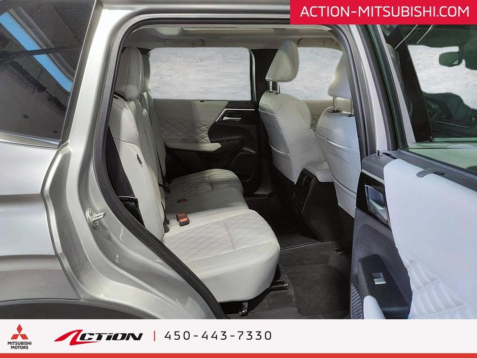 Mitsubishi Outlander PHEV GT S-AWC Cuir A/C  Toit Pano 7 passagers Bose 2023-15