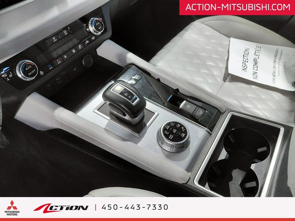 Mitsubishi Outlander PHEV GT S-AWC Cuir A/C  Toit Pano 7 passagers Bose 2023-25