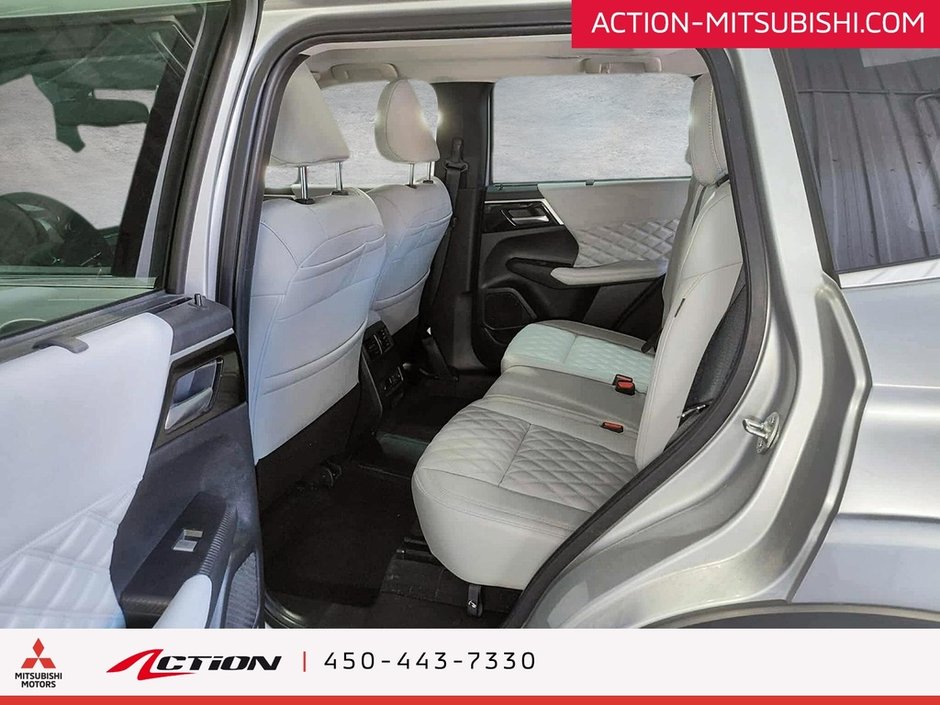 Mitsubishi Outlander PHEV GT S-AWC Cuir A/C  Toit Pano 7 passagers Bose 2023-11