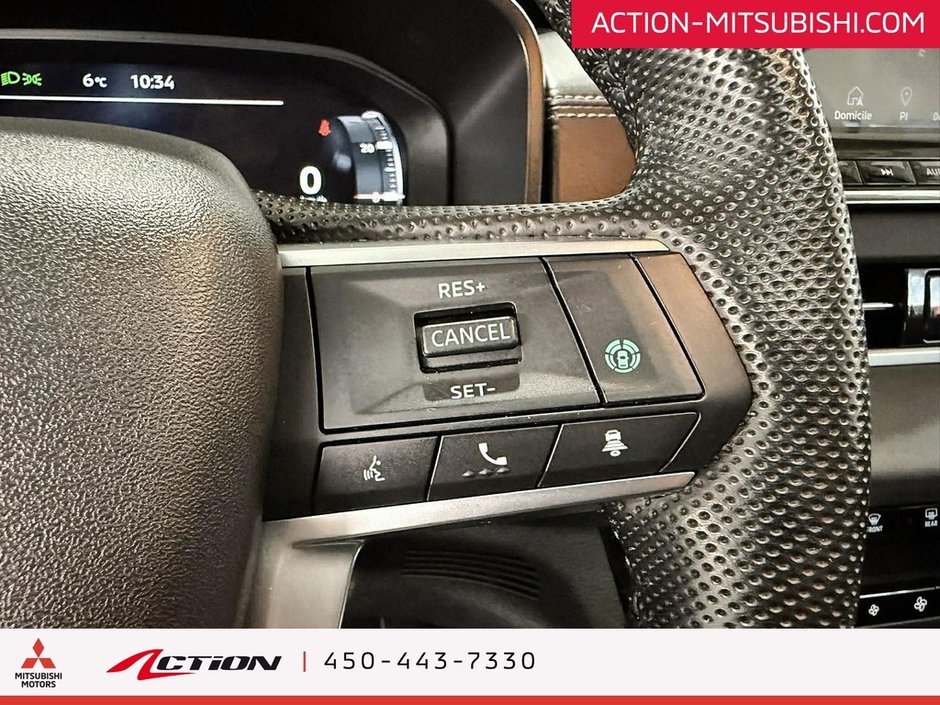 Mitsubishi Outlander PHEV GT S-AWC  Cuir Toit Ouvrant Mags A / C Caplay 2023-13