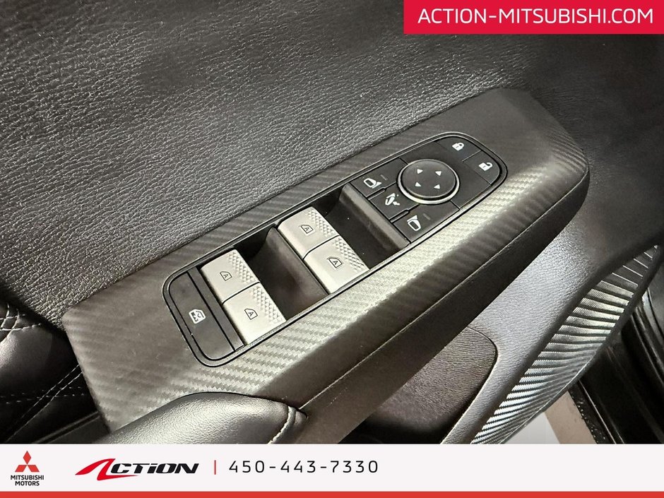 Mitsubishi Outlander PHEV GT S-AWC  Cuir Toit Ouvrant Mags A / C Caplay 2023-15