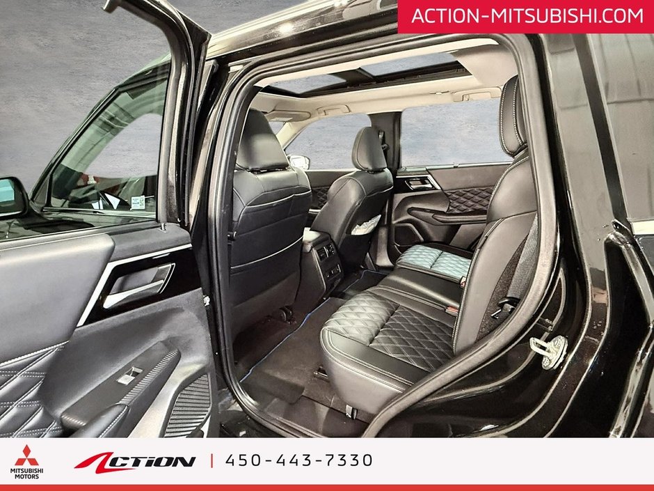 Mitsubishi Outlander PHEV GT S-AWC  Cuir Toit Ouvrant Mags A / C Caplay 2023-9