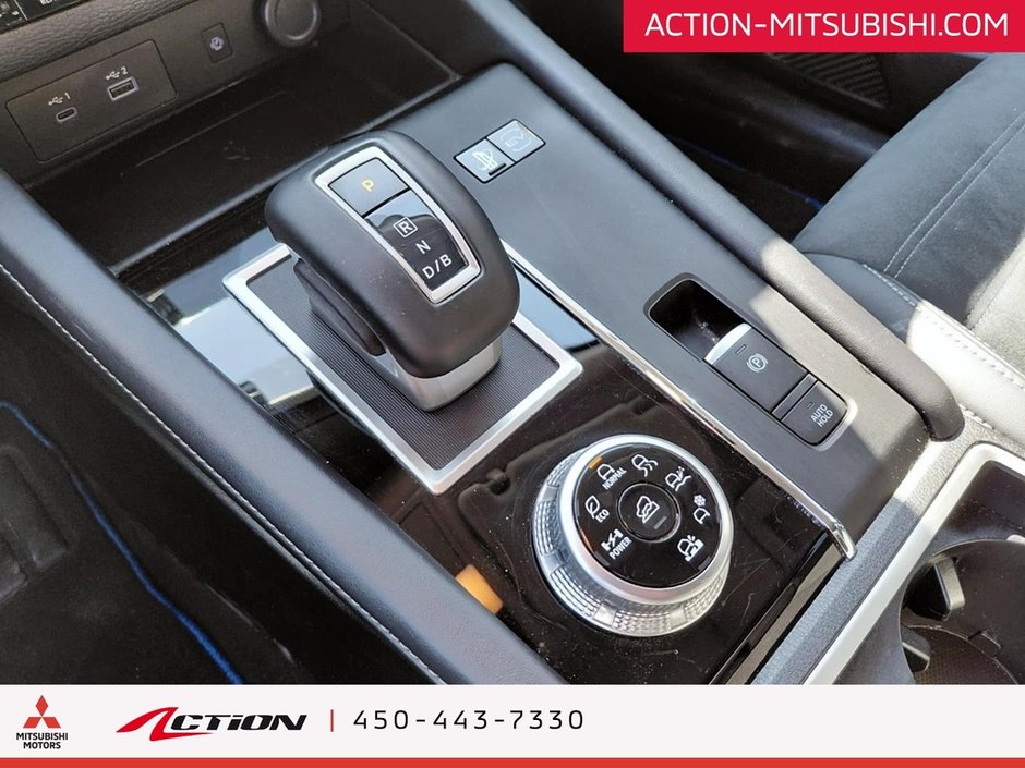 2024 Mitsubishi OUTLANDER PHEV LE S-AWC . TOIT PANORAMIQUE. NAVIGATION.-29