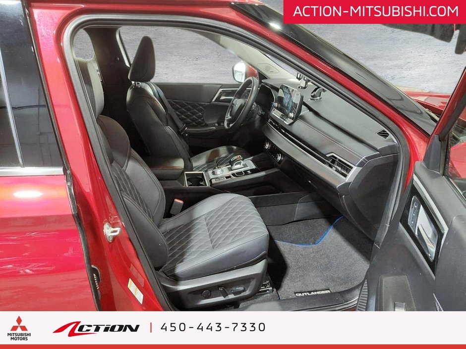 2024 Mitsubishi OUTLANDER PHEV GT S-AWC TOIT PANO BOSS CUIR CARPLAY MAGS 20 PO-17