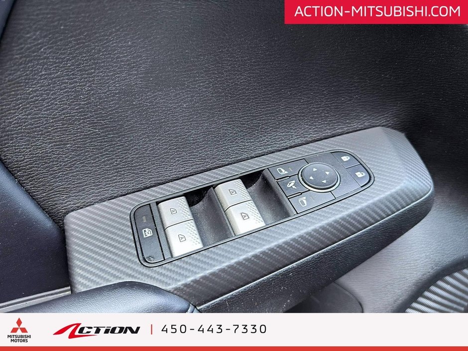 Mitsubishi OUTLANDER PHEV LE S-AWC 7 Passagers Toit Pano Carplay Android 2024-16