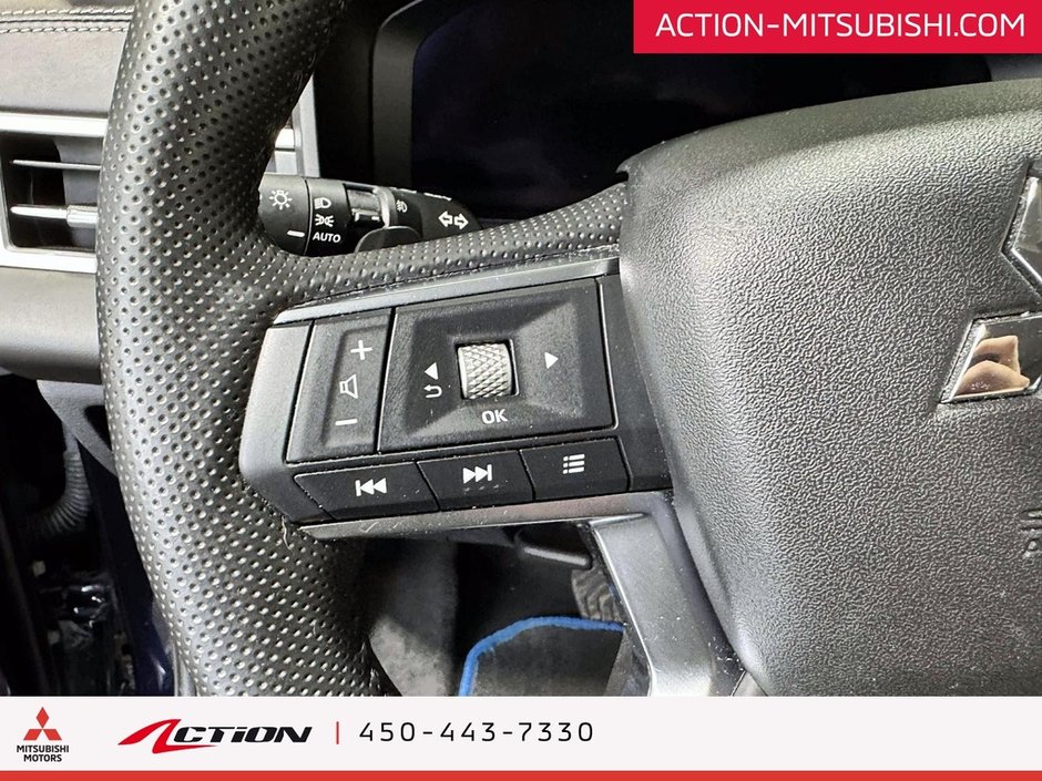 Mitsubishi Outlander PHEV LE S-AWC Toit Pano Carplay Android auto Navigation 2024-19