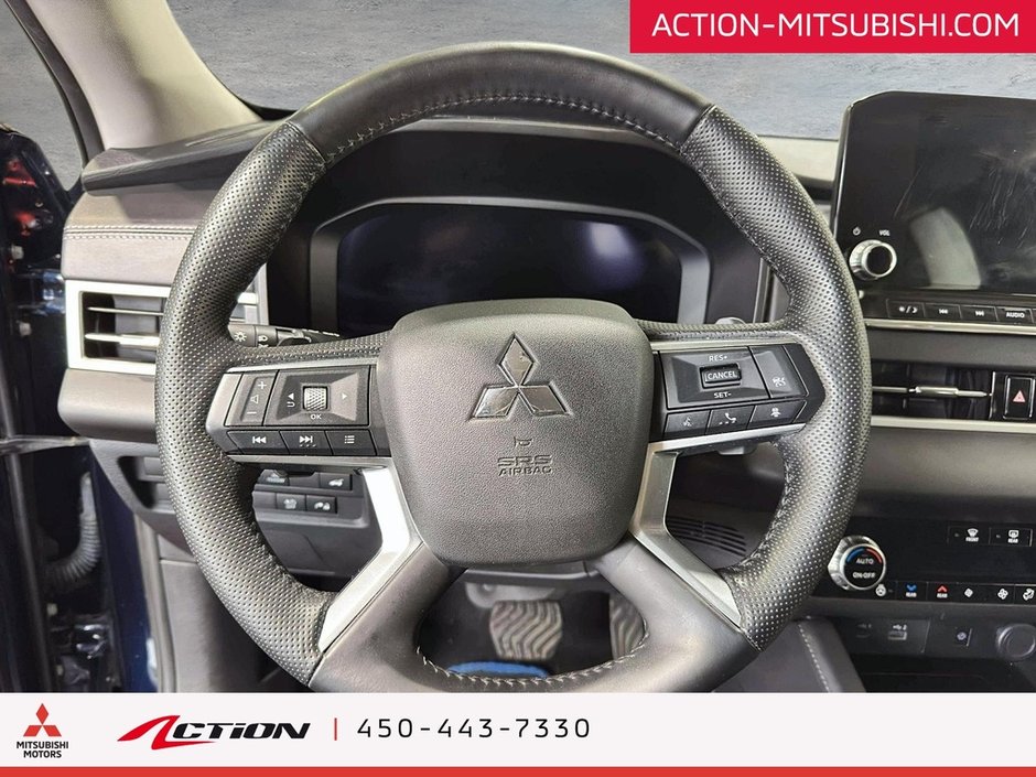 Mitsubishi Outlander PHEV LE S-AWC Toit Pano Carplay Android auto Navigation 2024-18