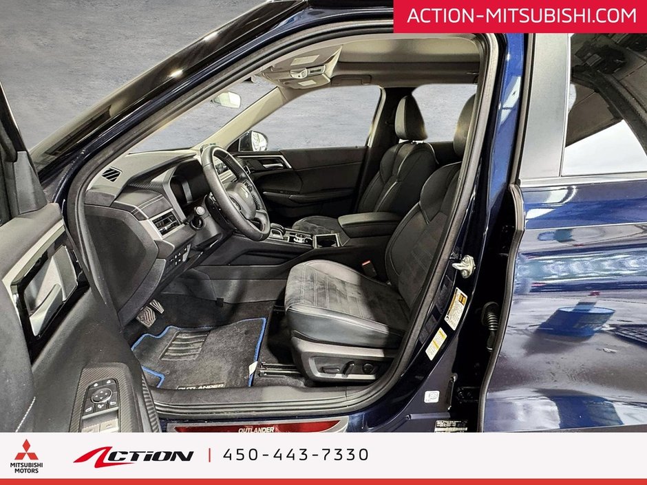 Mitsubishi Outlander PHEV LE S-AWC Toit Pano Carplay Android auto Navigation 2024-9
