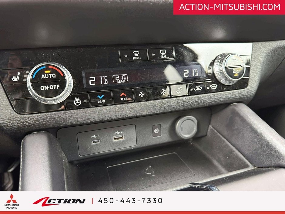 Mitsubishi Outlander PHEV LE S-AWC Toit Pano Carplay Android auto Navigation 2024-23