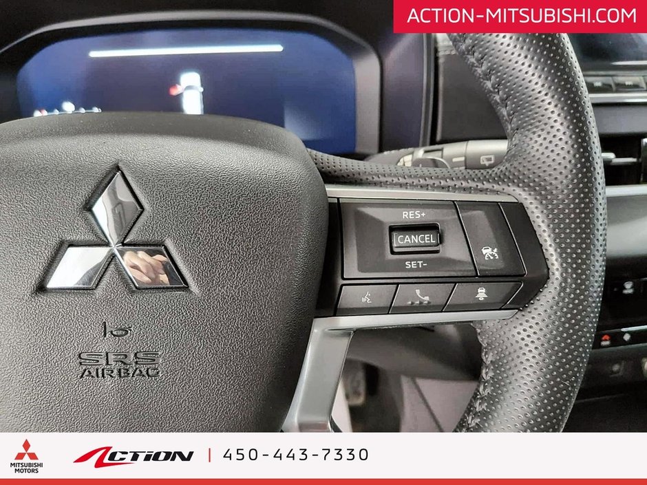 Mitsubishi Outlander PHEV LE S-AWC Toit Pano Carplay Android auto Navigation 2024-18