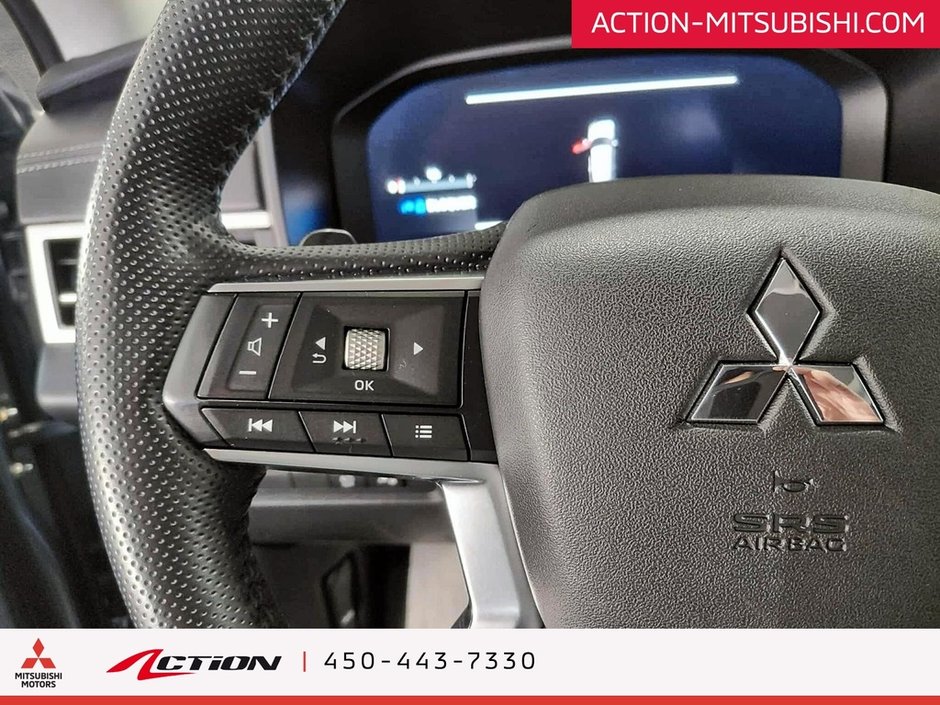 Mitsubishi Outlander PHEV LE S-AWC Toit Pano Carplay Android auto Navigation 2024-19