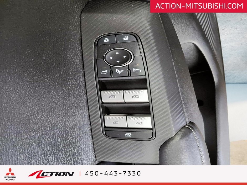 Mitsubishi Outlander PHEV LE S-AWC Toit Pano Carplay Android auto Navigation 2024-15